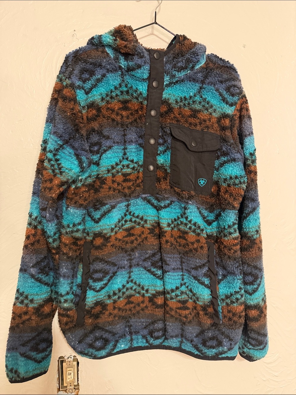 Ariat hooded quarter button